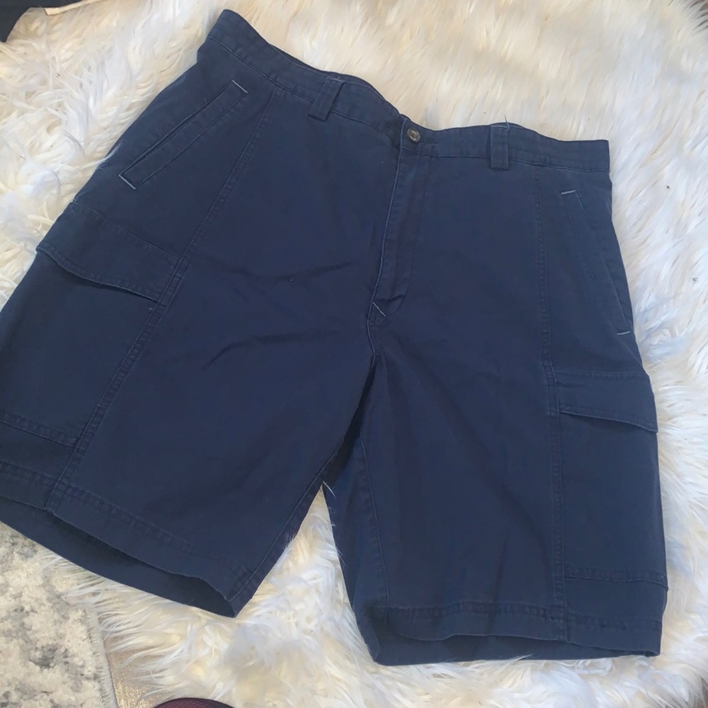 Men’s Tommy bahama cargo like shorts